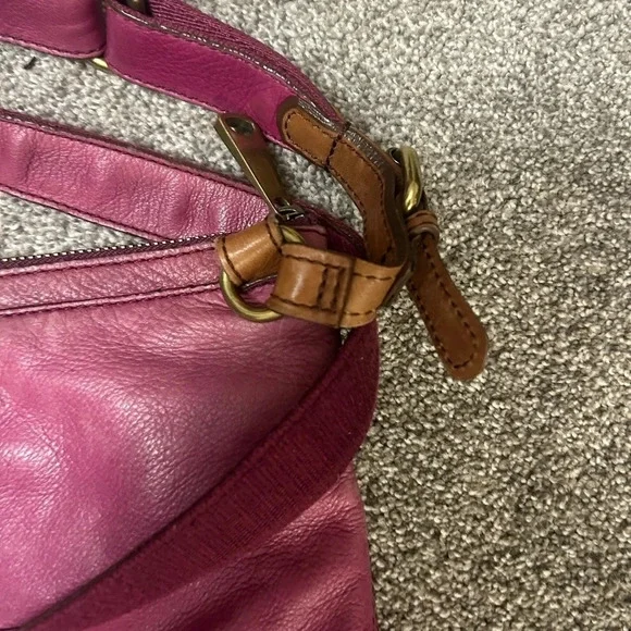 Fossil vintage crossbody in great used condition - Picture 7 of 13